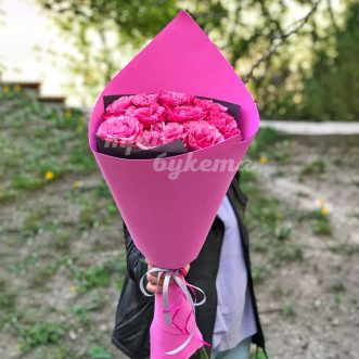 7 пионовидных кустовых роз