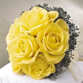 Букет невесты из роз и хамелациума «Роза Плаза»