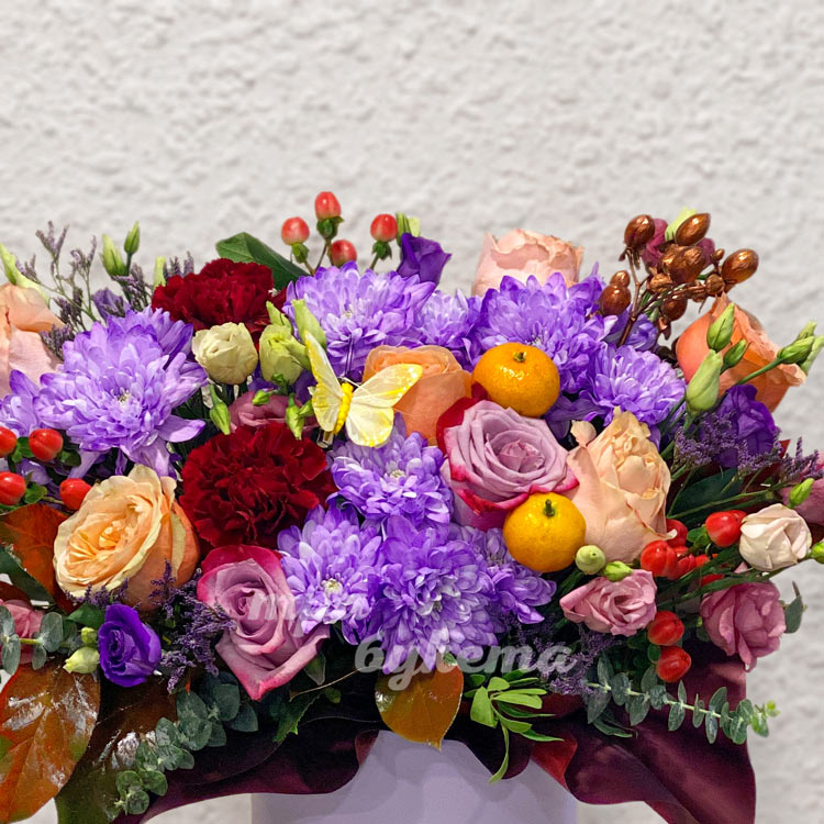 Букет в коробке «Габриэль» (крупный план)