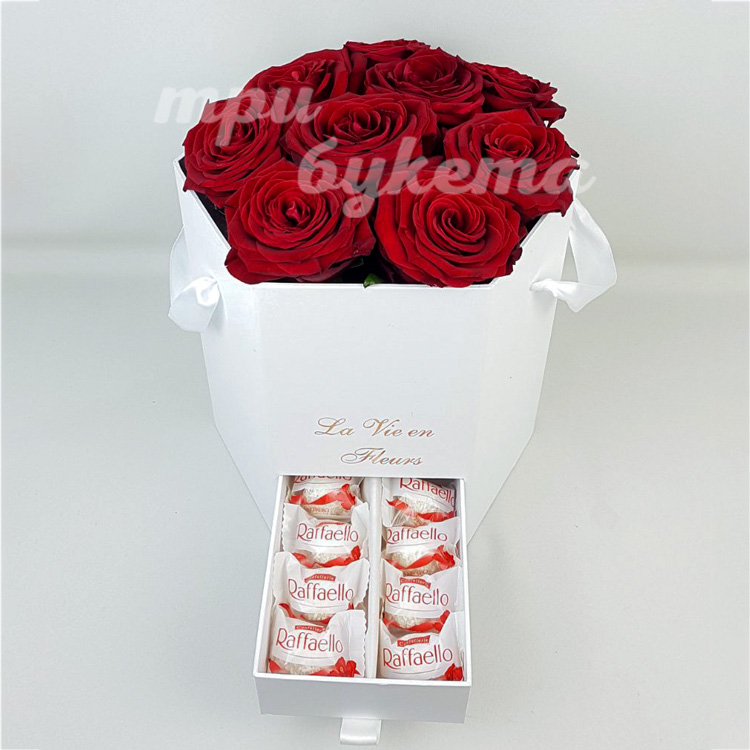 9 роз с «Rafaello» в шляпной коробке (вид спереди)